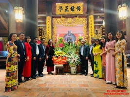  BAN QUẢN LÝ DI TÍCH CHÍ LINH DÂNG HƯƠNG VÀ DỰ KHAI MẠC TRƯNG BÀY CHUYÊN ĐỀ “CHU VĂN AN – THƯỢNG TƯỜNG SƠN ĐẨU TẠI VĂN MIẾU QUỐC TỬ GIÁM